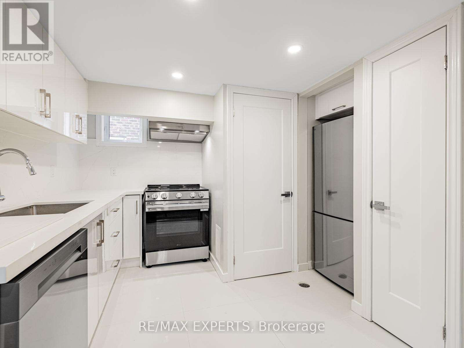 Bsmt - 2103 Avenue Road, Toronto, Ontario  M5M 4A9 - Photo 16 - C12634986