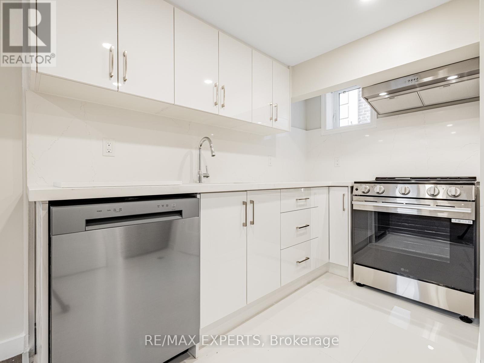 Bsmt - 2103 Avenue Road, Toronto, Ontario  M5M 4A9 - Photo 20 - C12634986