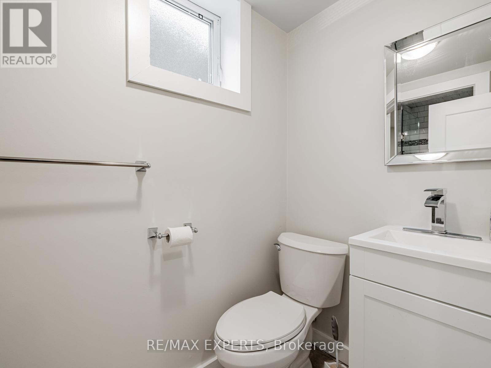 Bsmt - 2103 Avenue Road, Toronto, Ontario  M5M 4A9 - Photo 9 - C12634986
