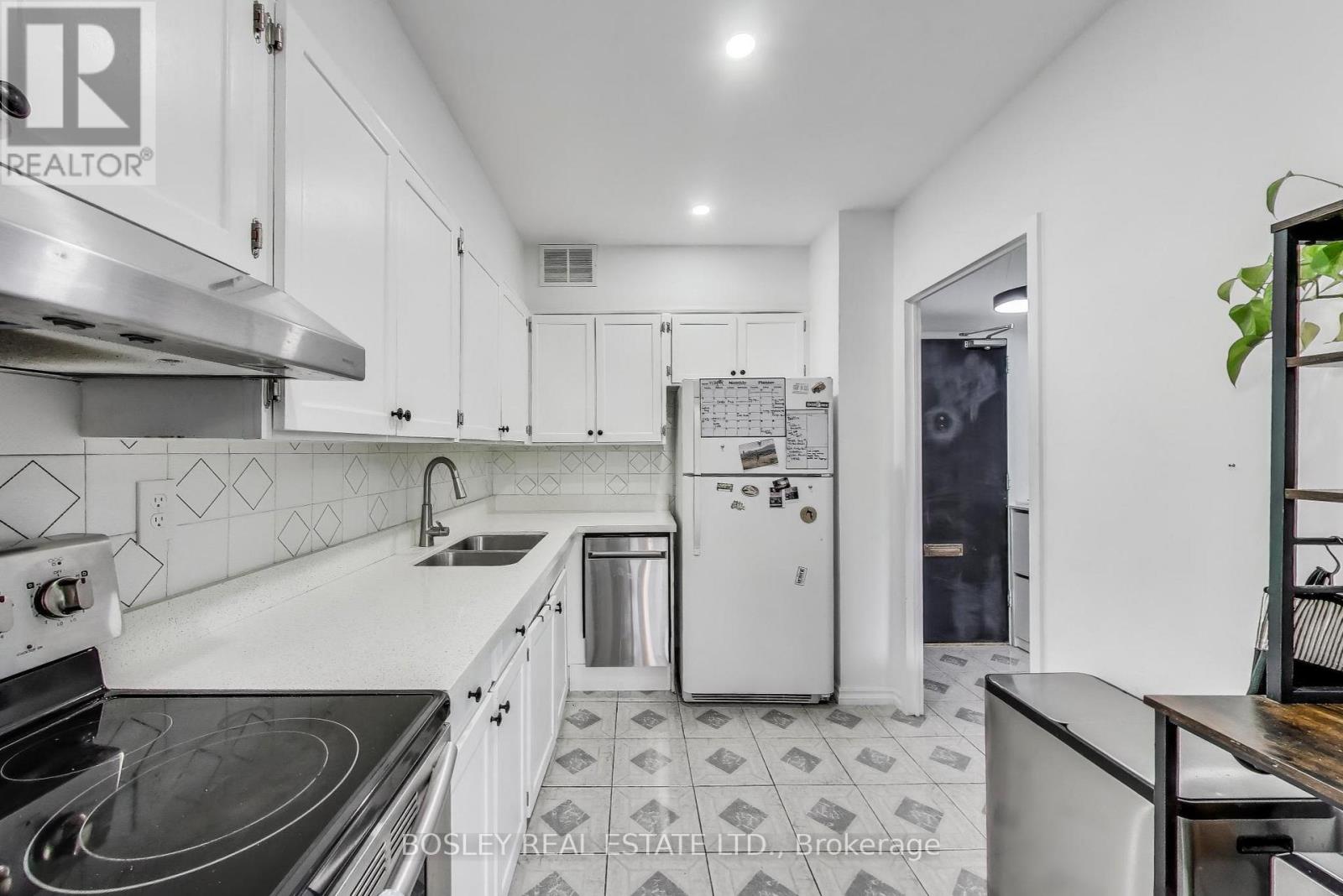 111 - 10 Parkway Forest Drive, Toronto, Ontario  M2J 1L3 - Photo 16 - C12634998