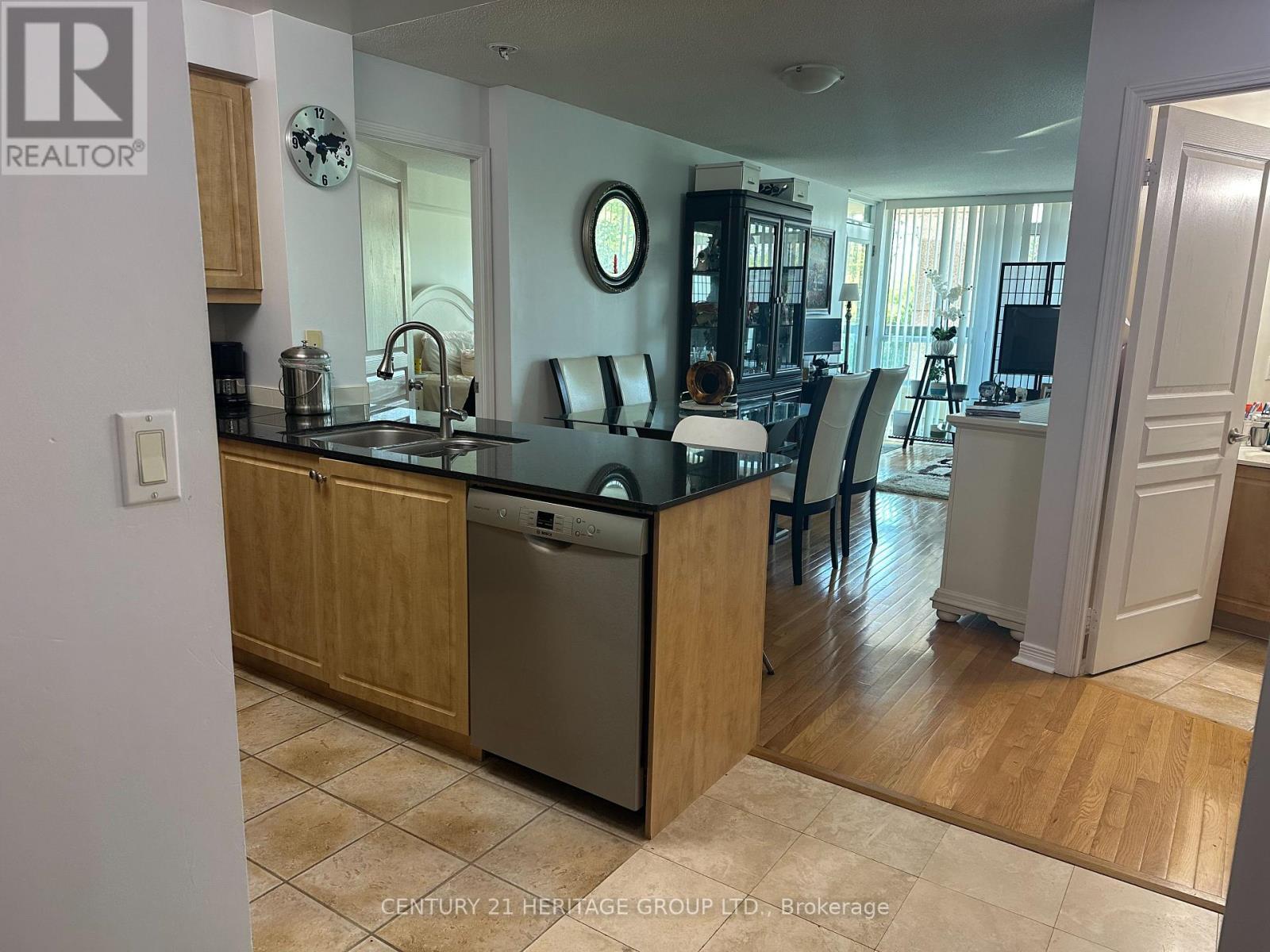 203 - 509 Beecroft Road, Toronto, Ontario  M2N 0A3 - Photo 2 - C12635000