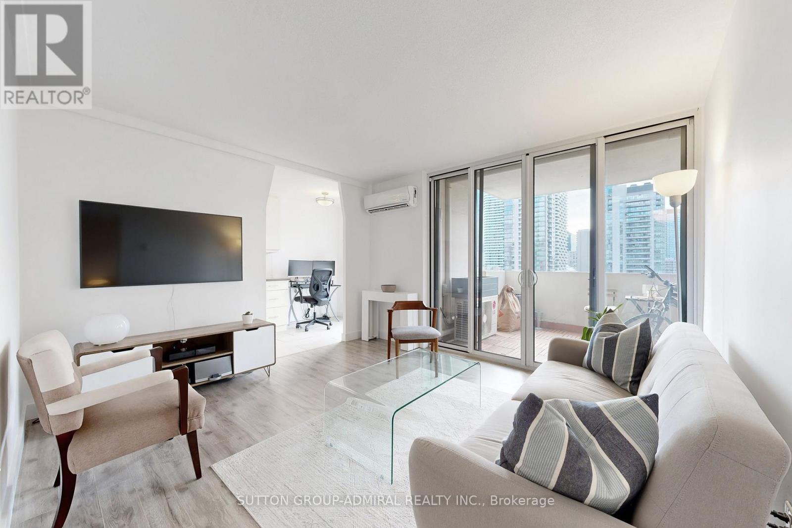 1509 - 40 HOMEWOOD AVENUE, Toronto, Ontario