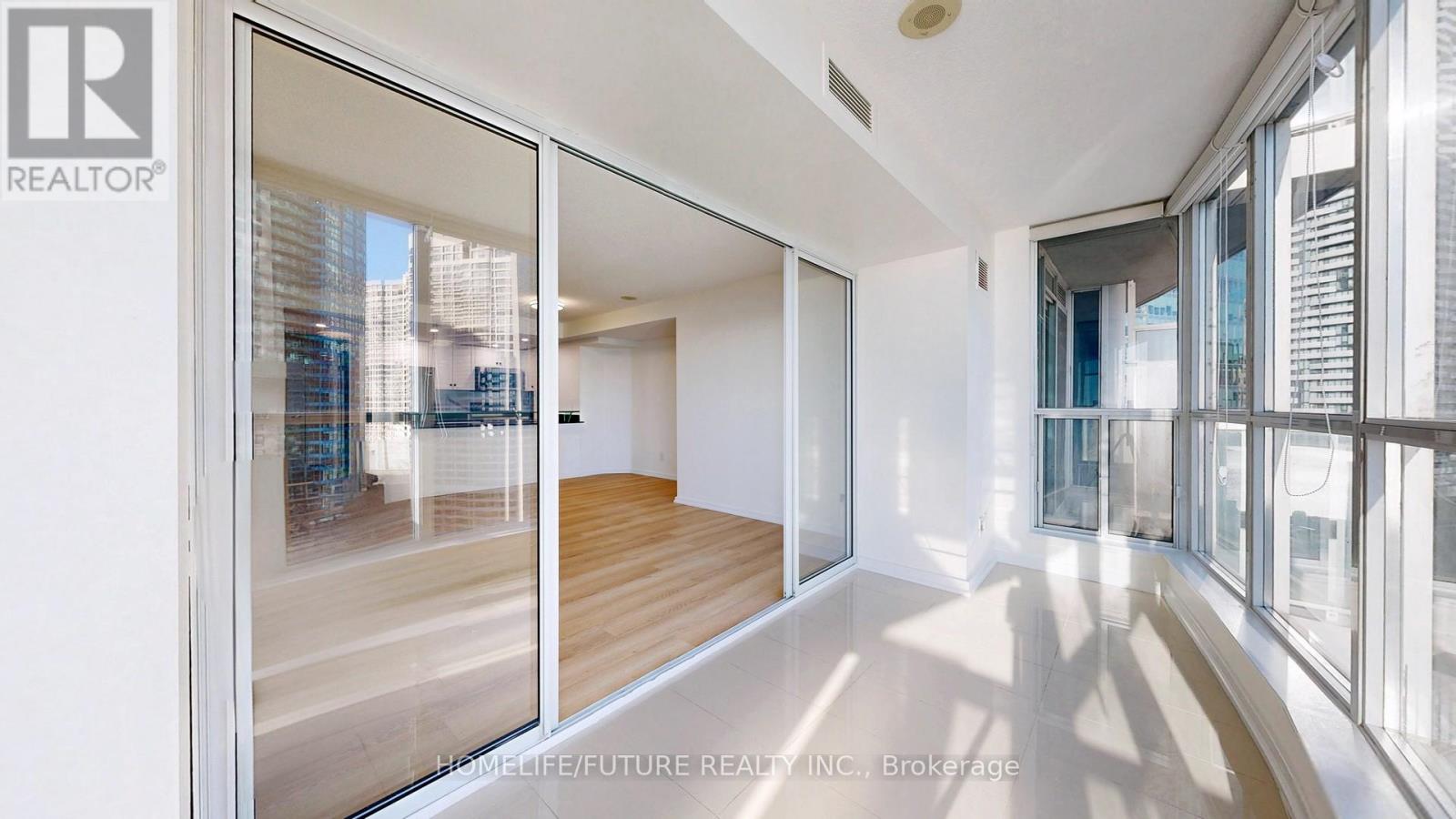 1906 - 8 York Street, Toronto, Ontario M5J 2Y2 - Photo 18 - C12635030