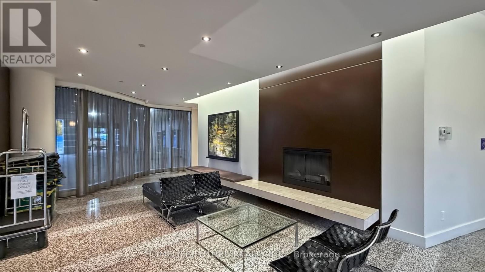 1906 - 8 York Street, Toronto, Ontario M5J 2Y2 - Photo 8 - C12635030