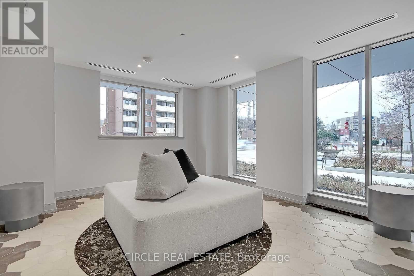 701 - 1 Cardiff Road, Toronto, Ontario  M4P 0G2 - Photo 2 - C12635050