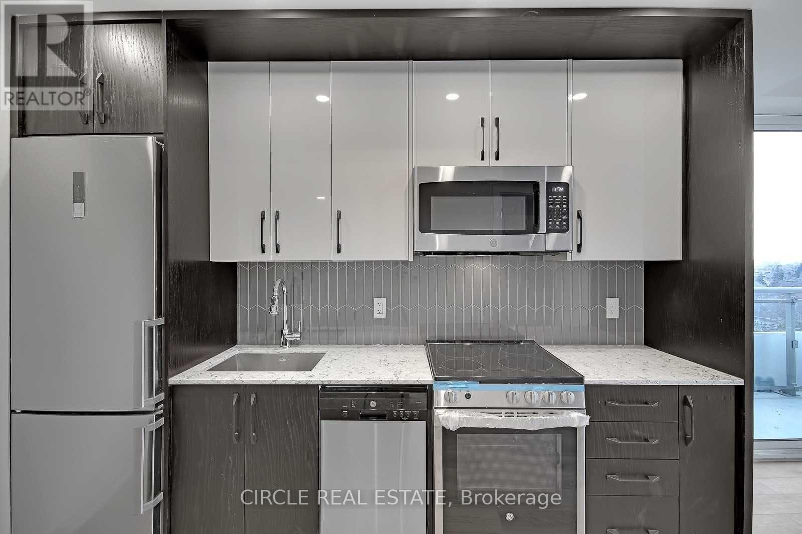 701 - 1 Cardiff Road, Toronto, Ontario  M4P 0G2 - Photo 3 - C12635050