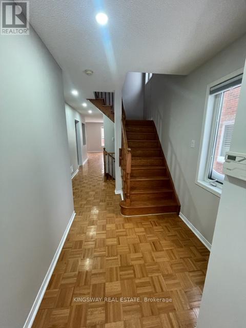 102 Lucena Crescent, Vaughan, Ontario  L6A 2W4 - Photo 4 - N12634932