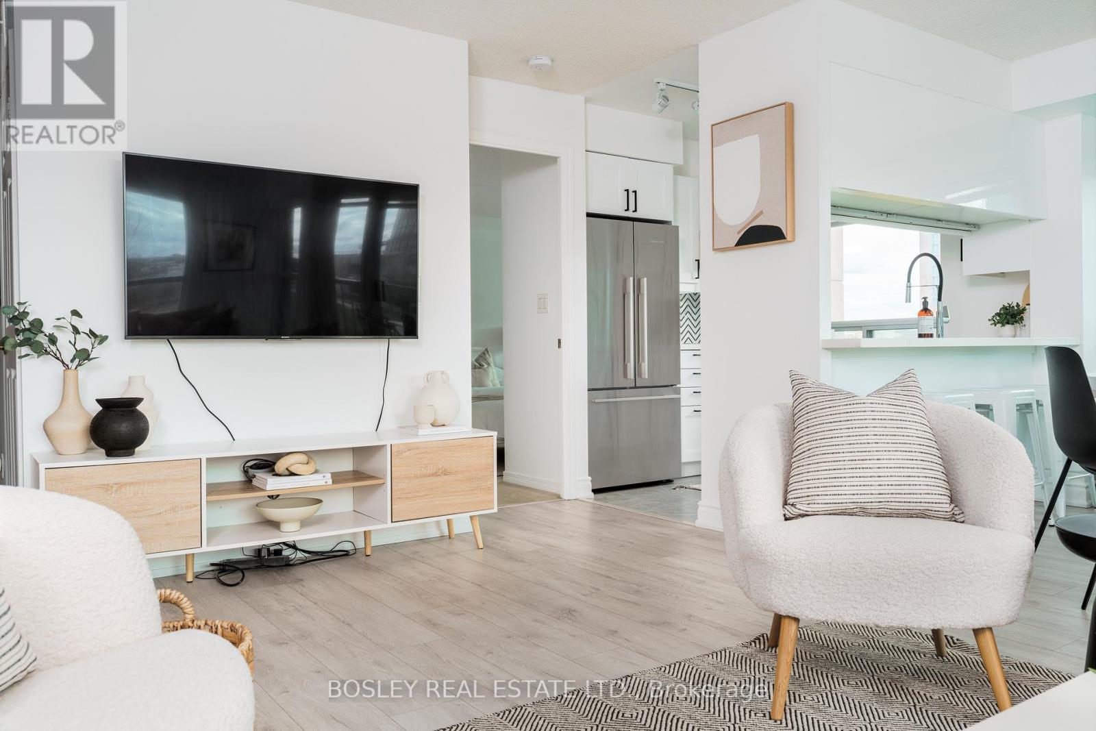 207 - 185 Oneida Crescent, Richmond Hill, Ontario L4B 0B1 - Photo 9 - N12634980