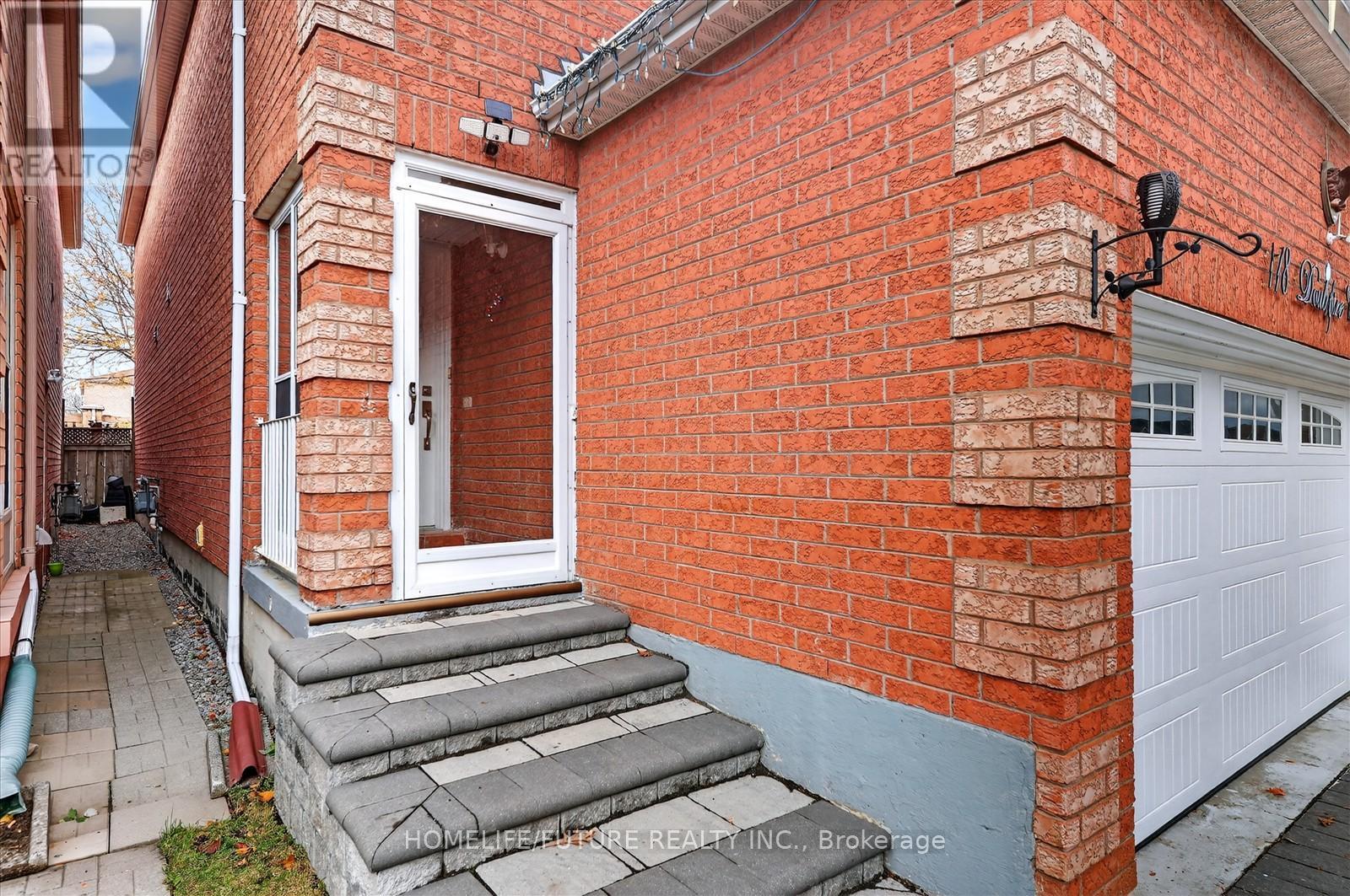 118 Doubtfire Crescent, Markham, Ontario L3S 3V5 - Photo 4 - N12635046