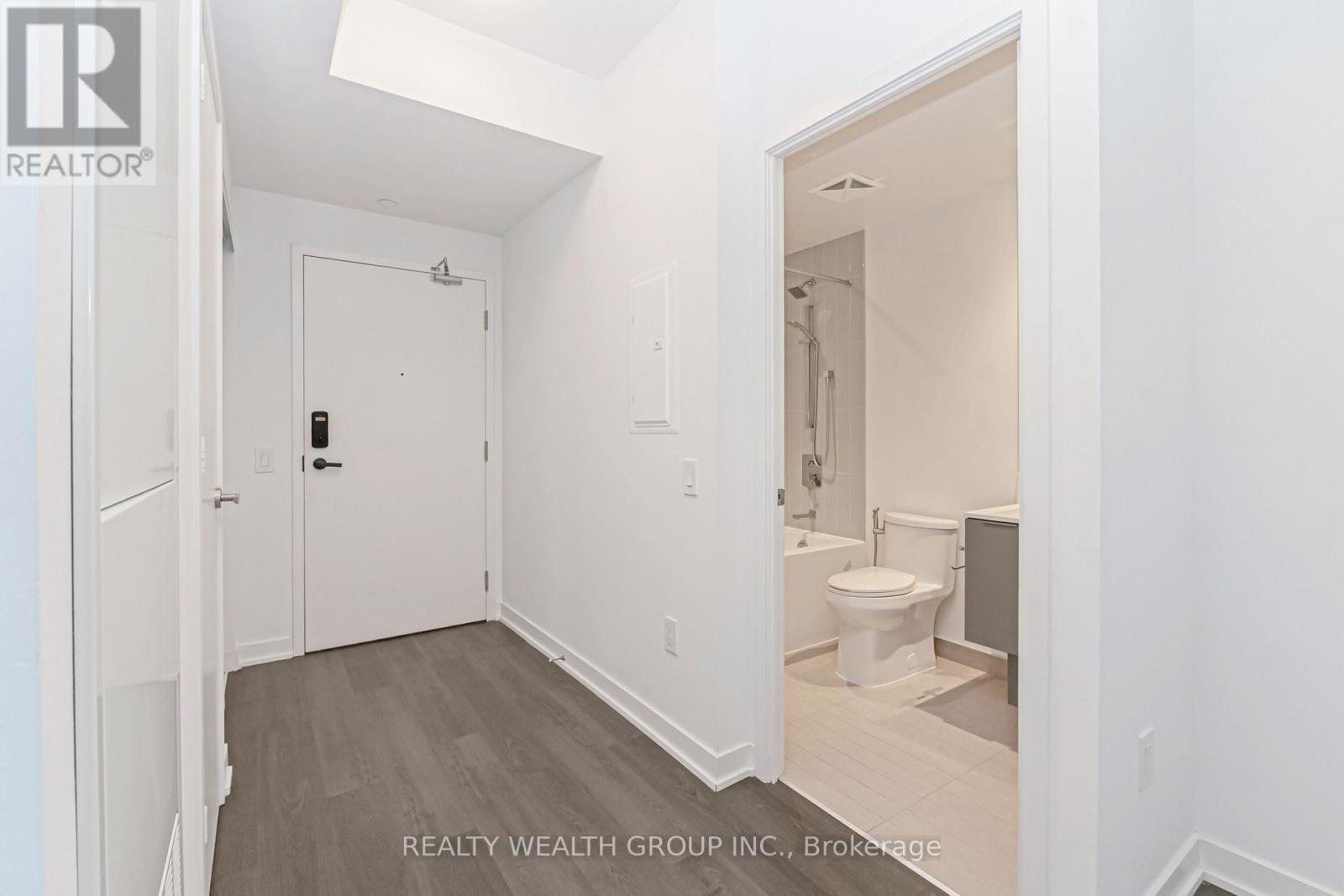 3911 - 3900 Confederation Parkway, Mississauga, Ontario  L5B 0M3 - Photo 7 - W12523174