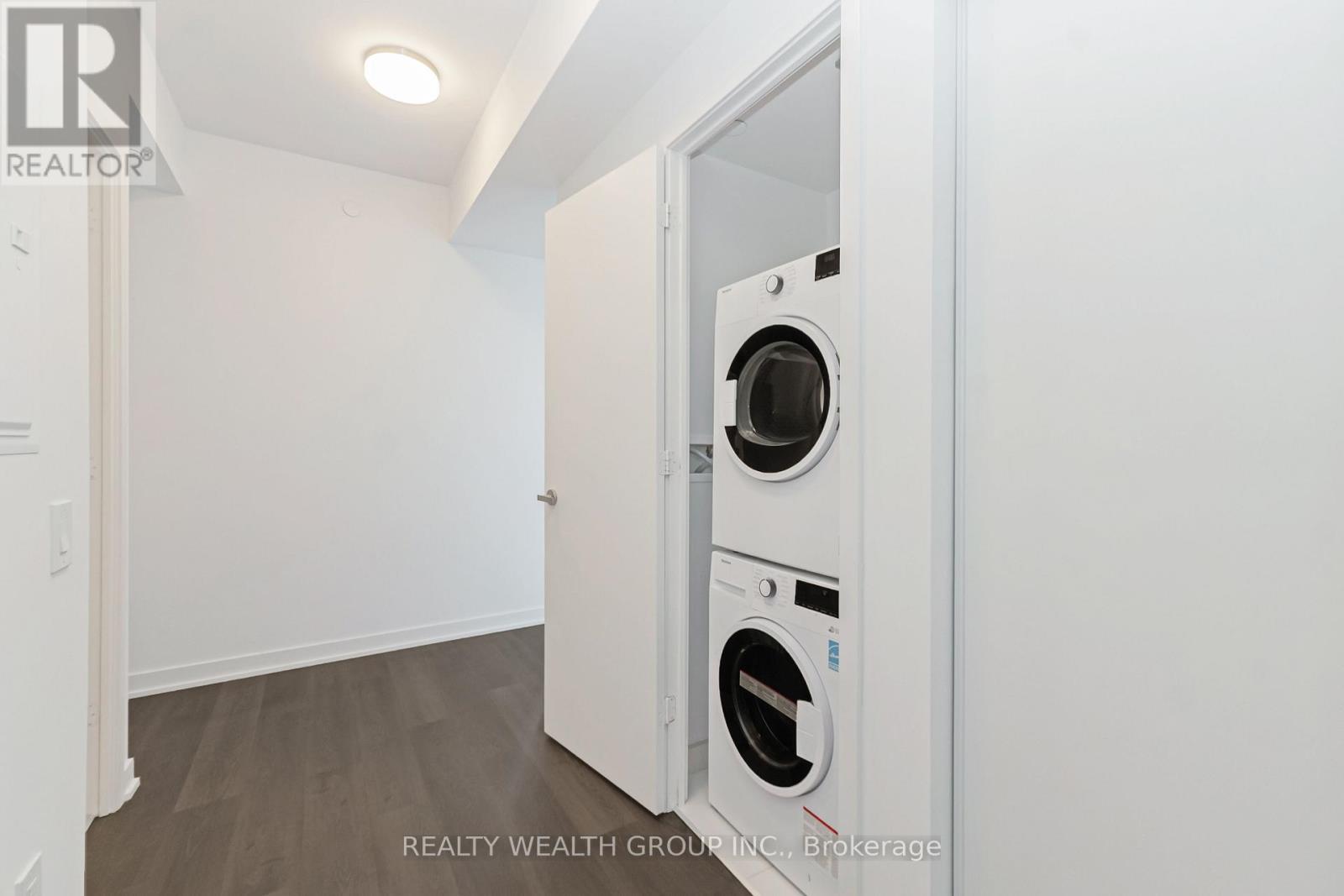 3911 - 3900 Confederation Parkway, Mississauga, Ontario  L5B 0M3 - Photo 21 - W12523174