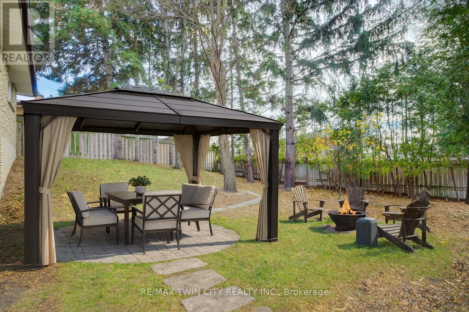 48 Mark Crescent, Cambridge, Ontario  N1S 4A3 - Photo 17 - X12579684