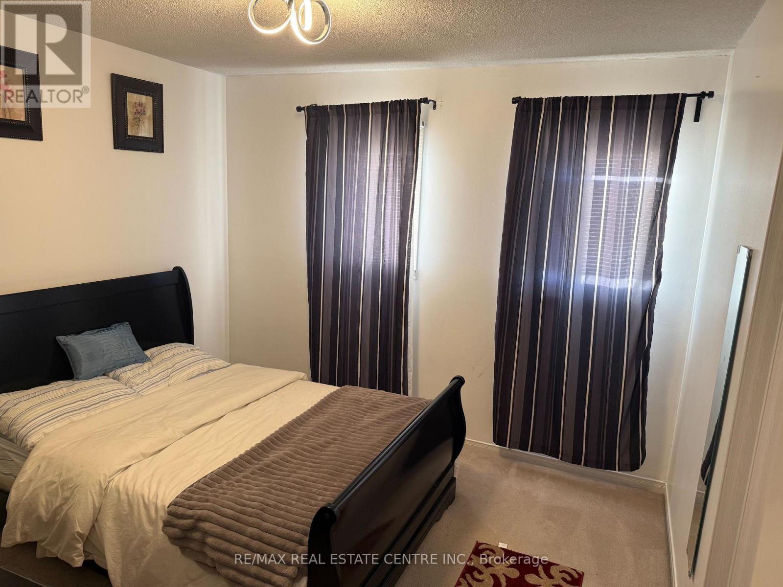 33 Middlemiss Crescent N, Cambridge, Ontario  N1T 1R5 - Photo 9 - X12632664