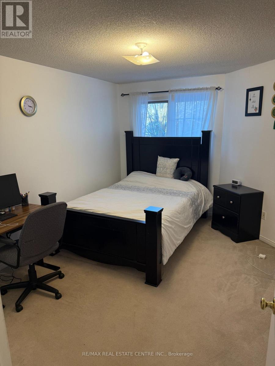 33 Middlemiss Crescent N, Cambridge, Ontario  N1T 1R5 - Photo 8 - X12632664