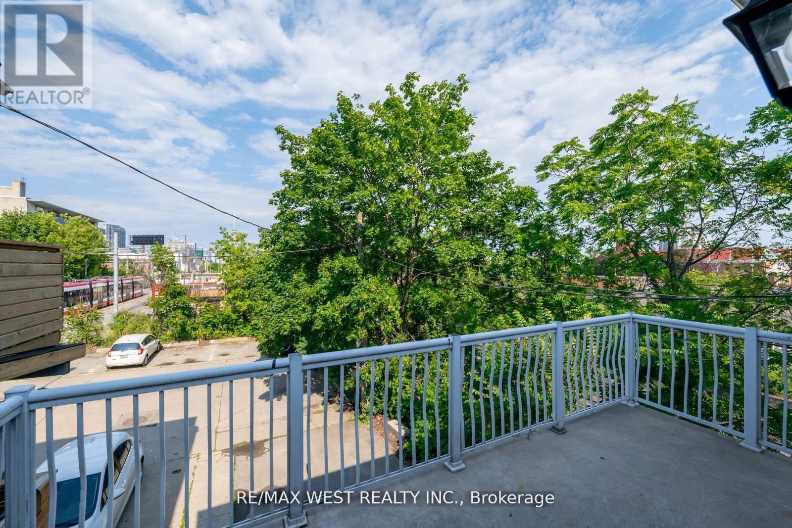 3 - 2a Fort Rouille Street, Toronto, Ontario  M6K 2C1 - Photo 9 - W12634912