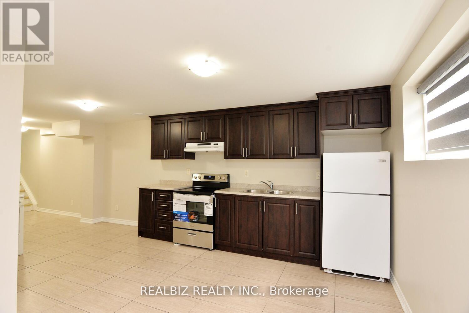 14 Herzberg Gardens, Toronto, Ontario  M3N 2P4 - Photo 13 - W12634934