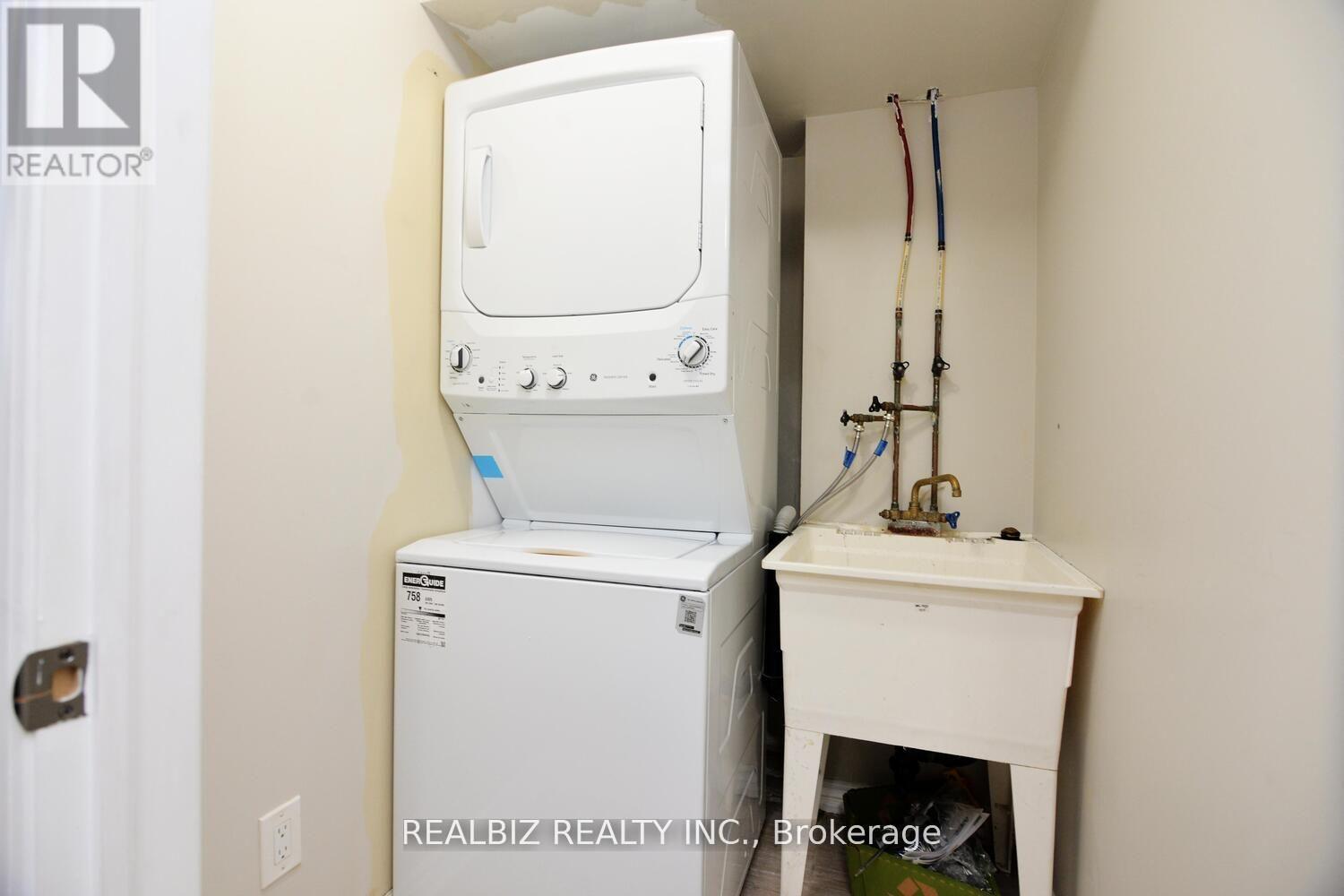 14 Herzberg Gardens, Toronto, Ontario  M3N 2P4 - Photo 37 - W12634934