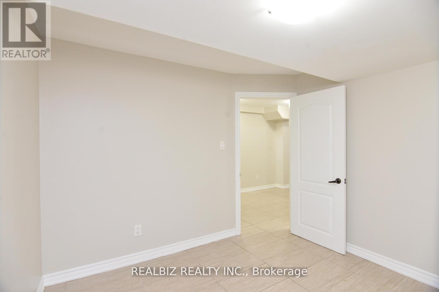 14 Herzberg Gardens, Toronto, Ontario  M3N 2P4 - Photo 45 - W12634934