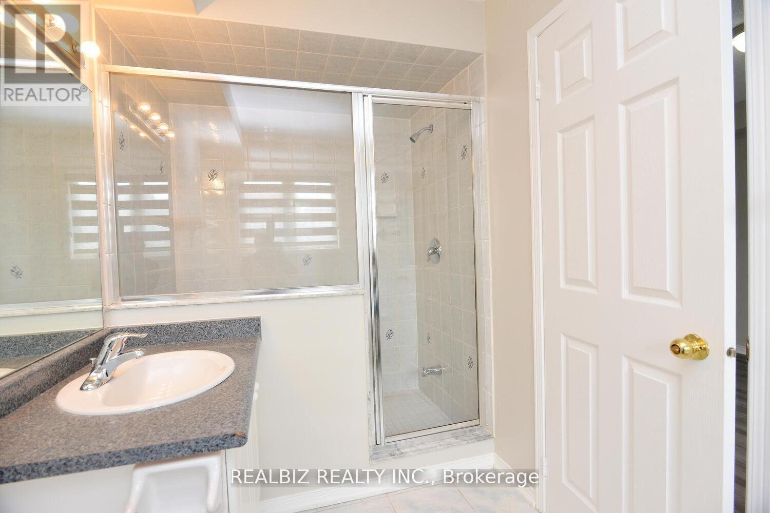 14 Herzberg Gardens, Toronto, Ontario  M3N 2P4 - Photo 9 - W12634934