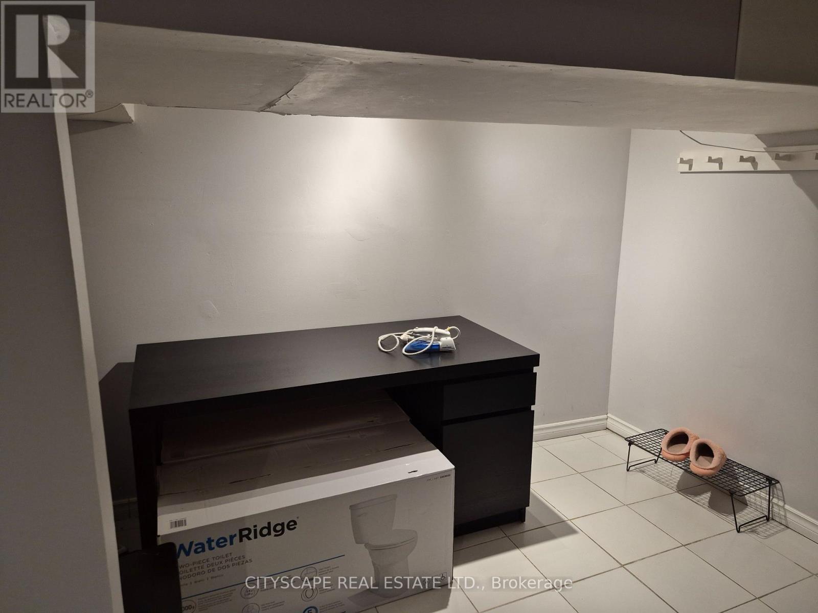 3072 Caulfield Crescent, Mississauga, Ontario  L5M 6J7 - Photo 3 - W12634960