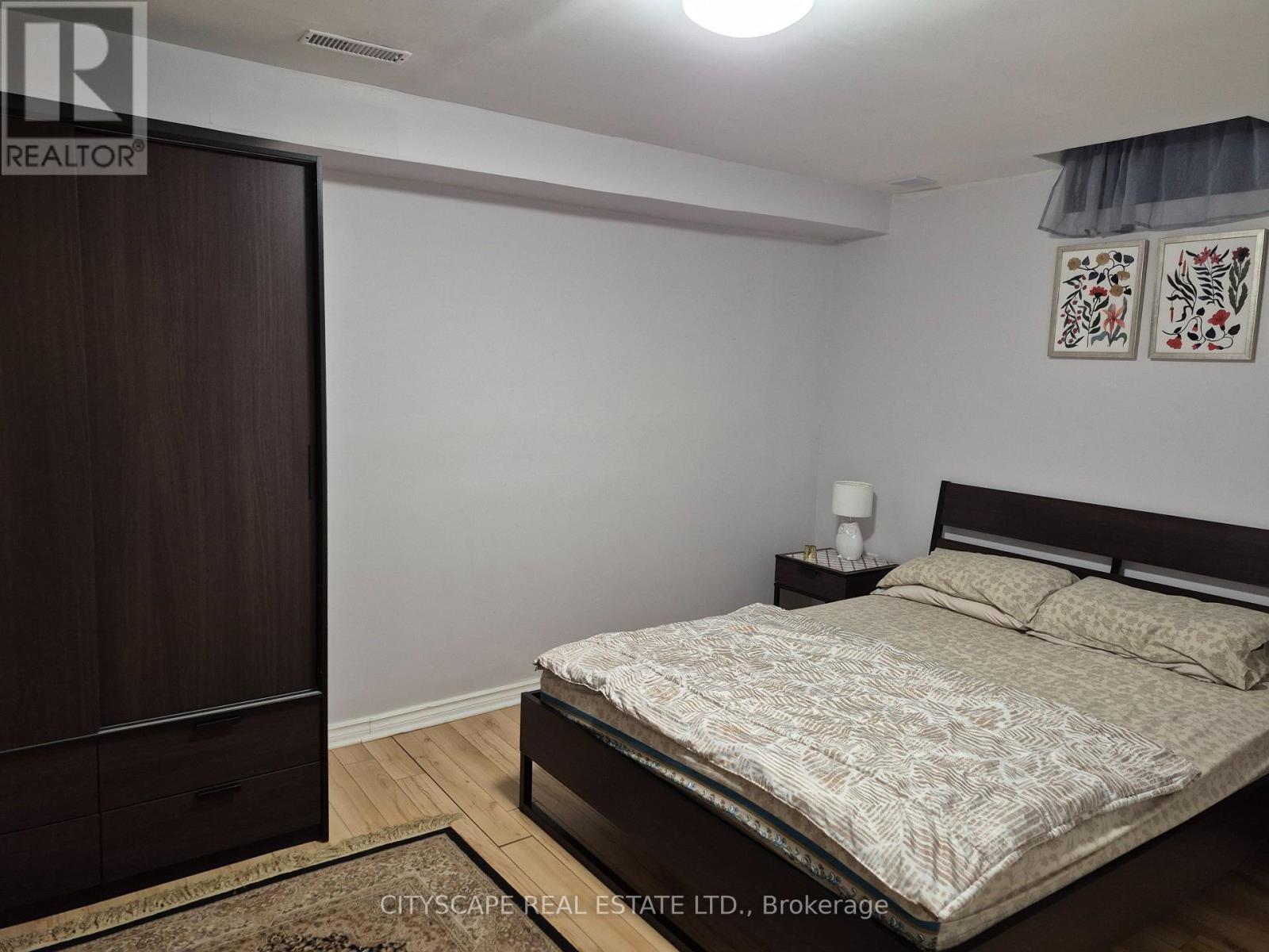 3072 Caulfield Crescent, Mississauga, Ontario  L5M 6J7 - Photo 6 - W12634960