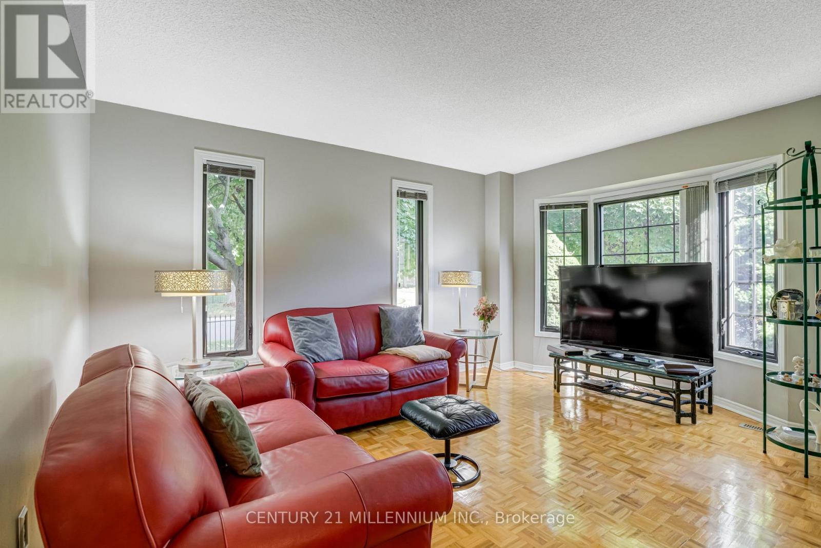 10 Phelps Drive, Brampton, Ontario  L6X 3V5 - Photo 4 - W12634984