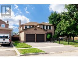 10 PHELPS DRIVE, Brampton, Ontario