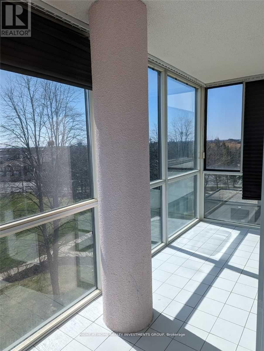 512 - 350 Webb Drive, Mississauga, Ontario  L5B 3W4 - Photo 8 - W12635016