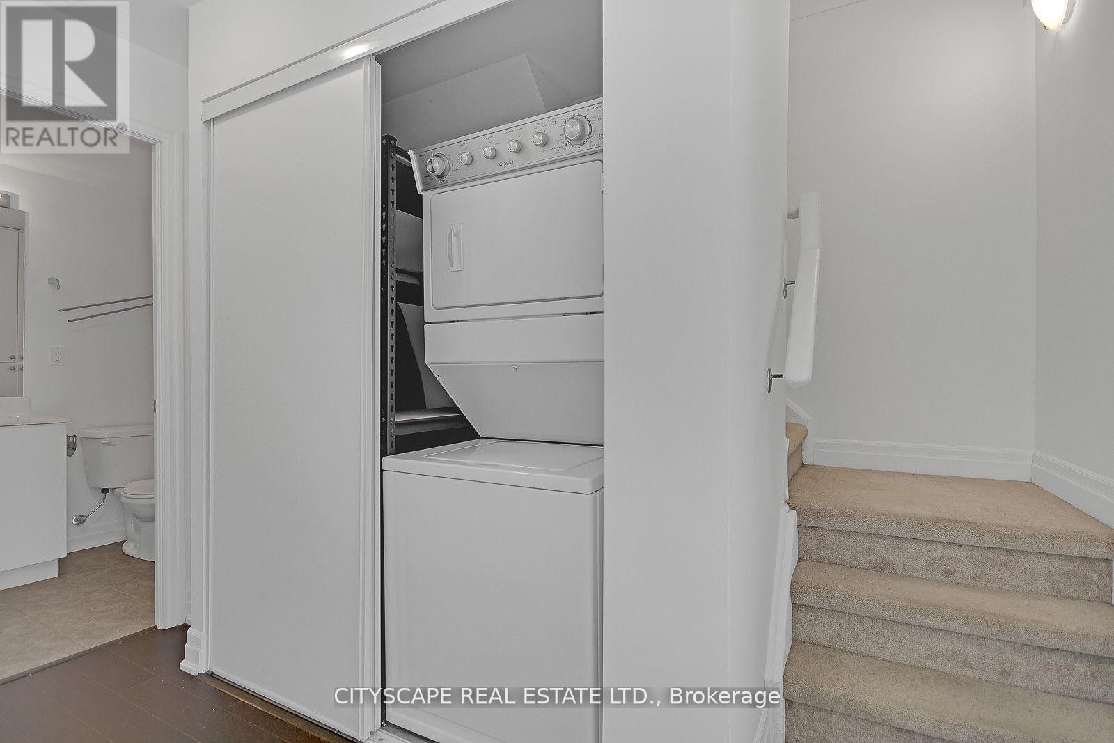 Th - 802 - 57 Macaulay Avenue, Toronto, Ontario  M6P 3P5 - Photo 10 - W12635040