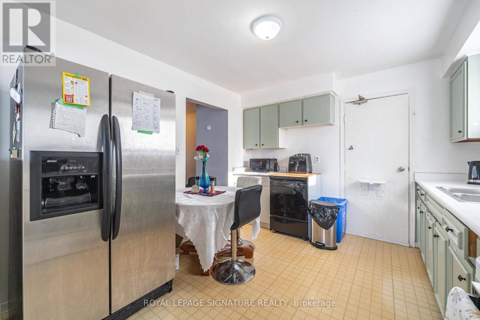 L7g4k2 - 111 Mountainview Road S, Halton Hills, Ontario  L7G 4K2 - Photo 10 - W12635060