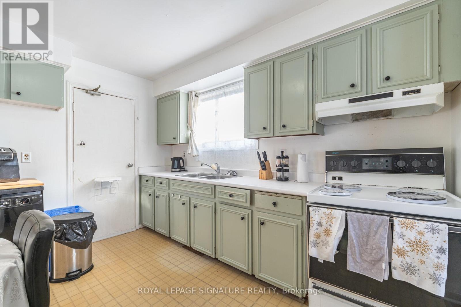 L7g4k2 - 111 Mountainview Road S, Halton Hills, Ontario  L7G 4K2 - Photo 11 - W12635060