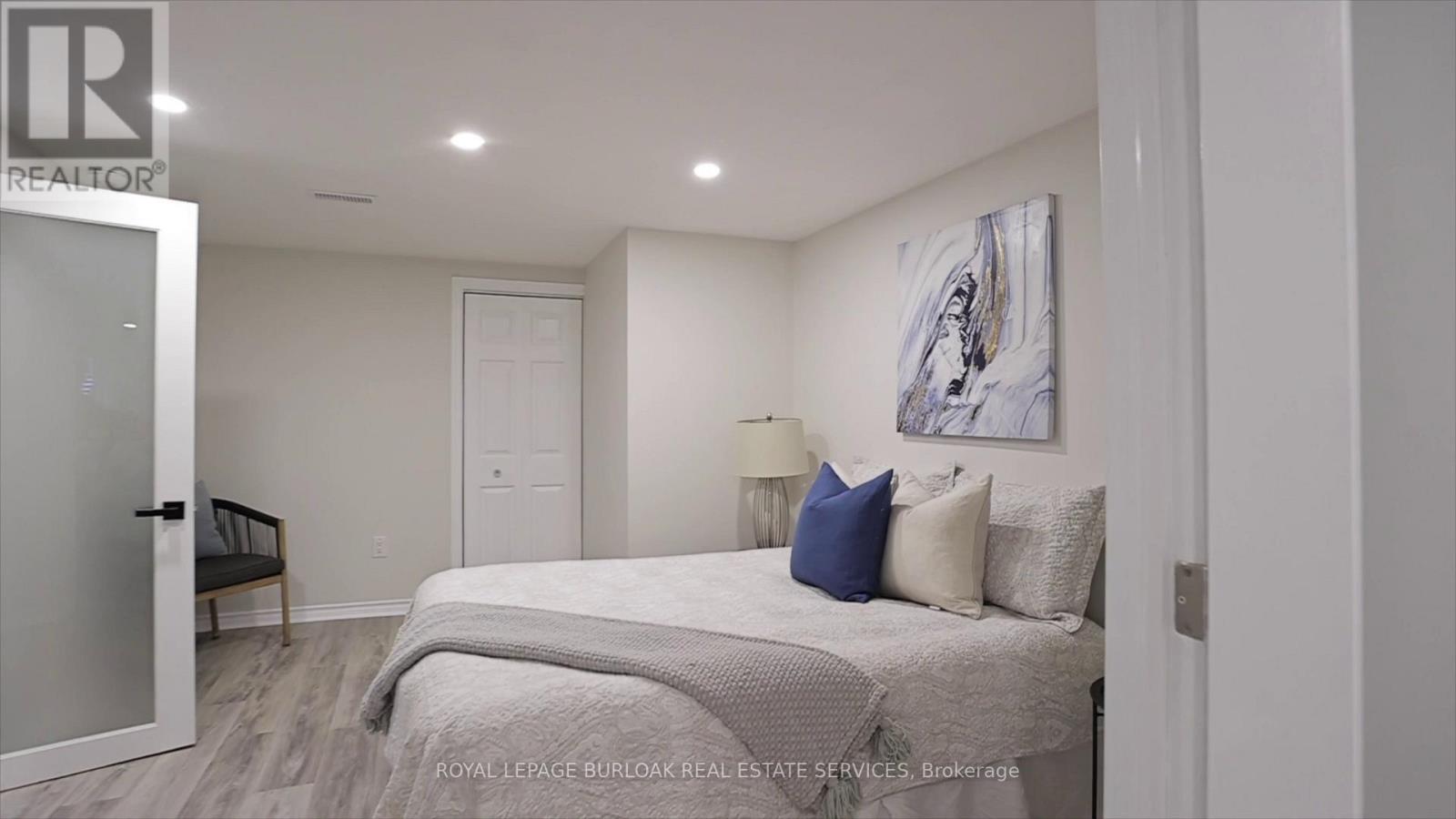 260 Foxbar Road, Burlington, Ontario  L7L 3A3 - Photo 31 - W12635062