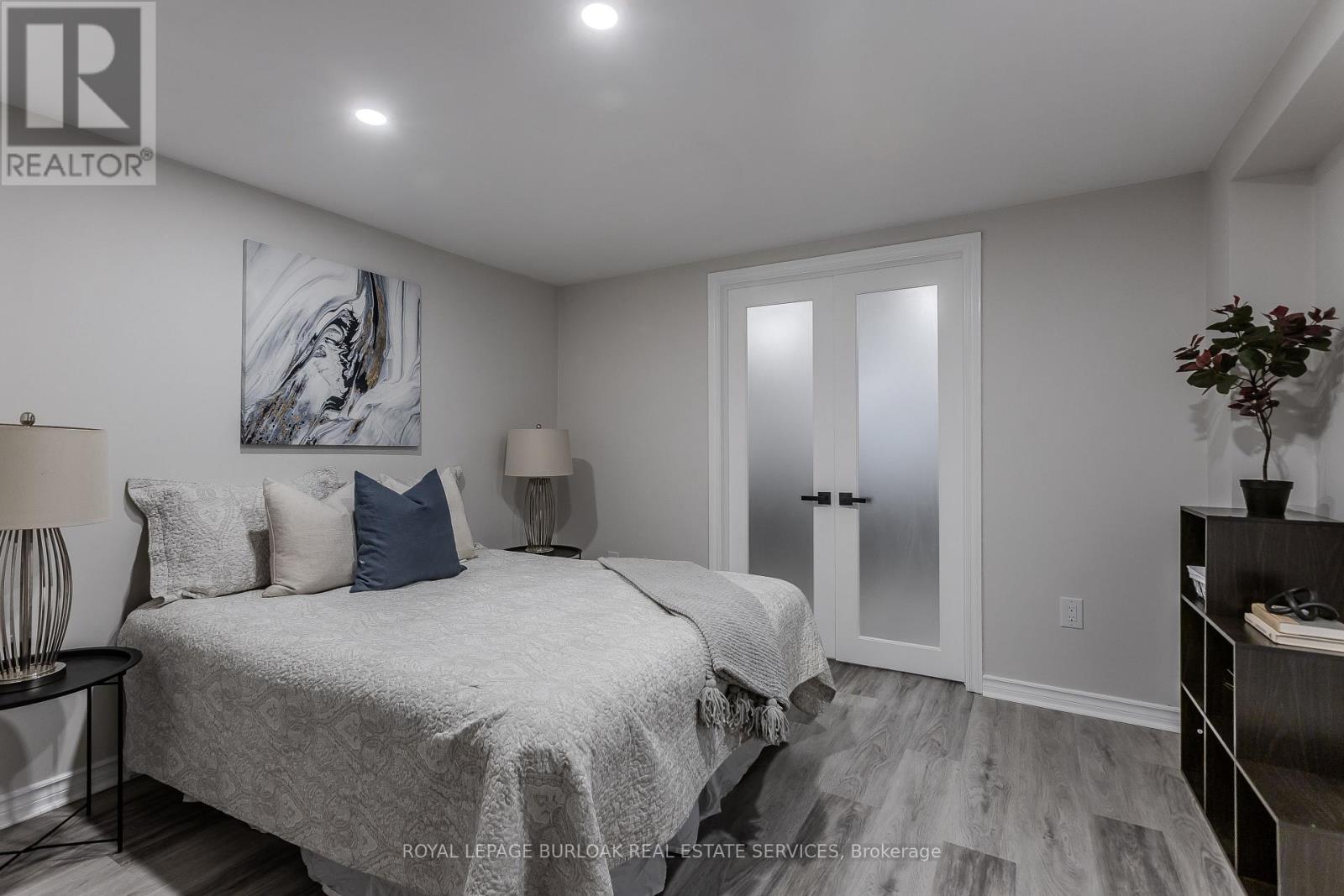 260 Foxbar Road, Burlington, Ontario  L7L 3A3 - Photo 33 - W12635062