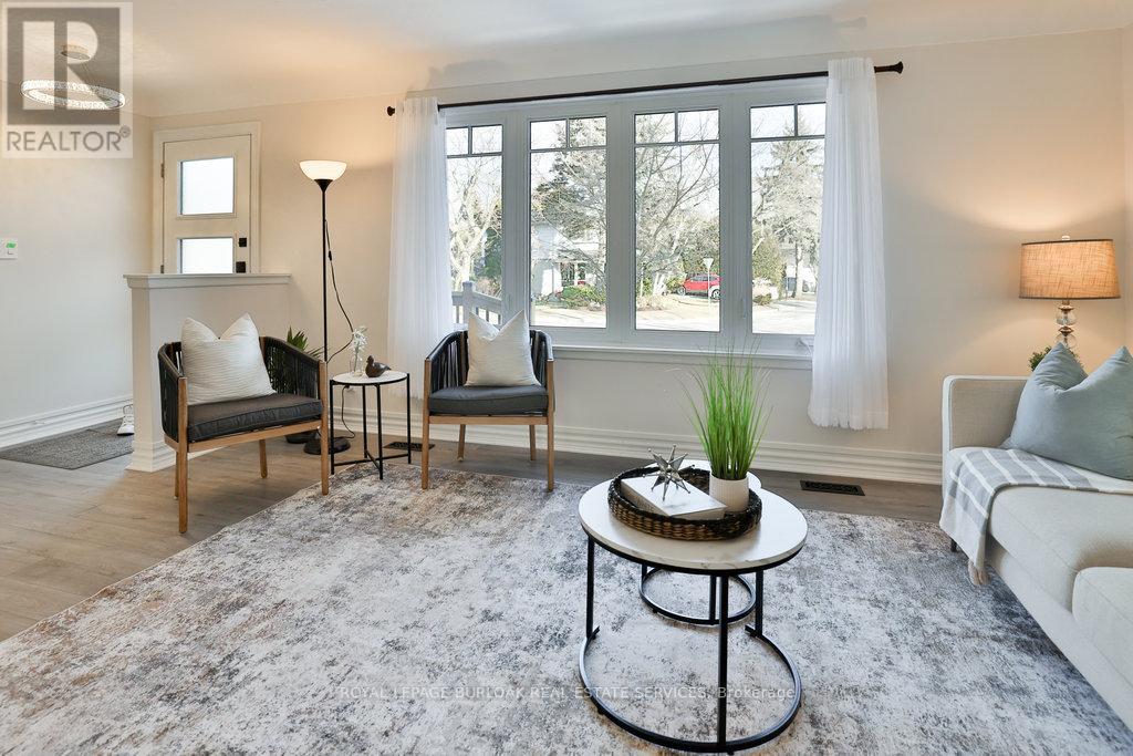 260 Foxbar Road, Burlington, Ontario  L7L 3A3 - Photo 6 - W12635062