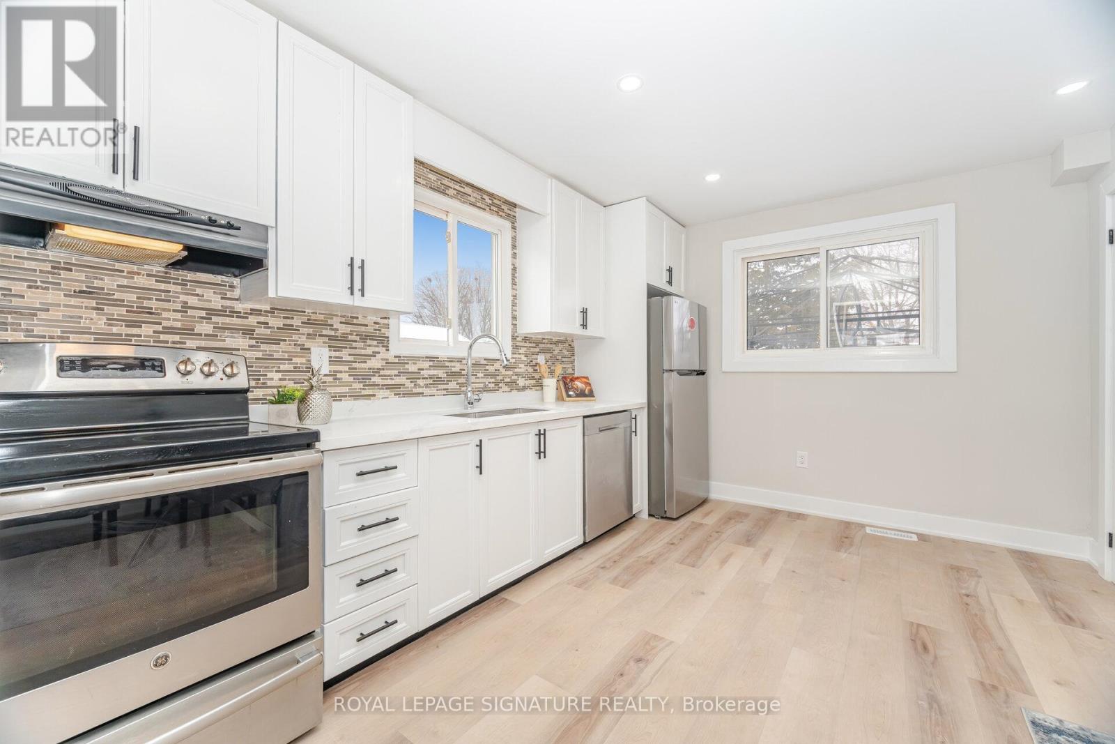 26 GRAYWOOD ROAD, Hamilton, Ontario