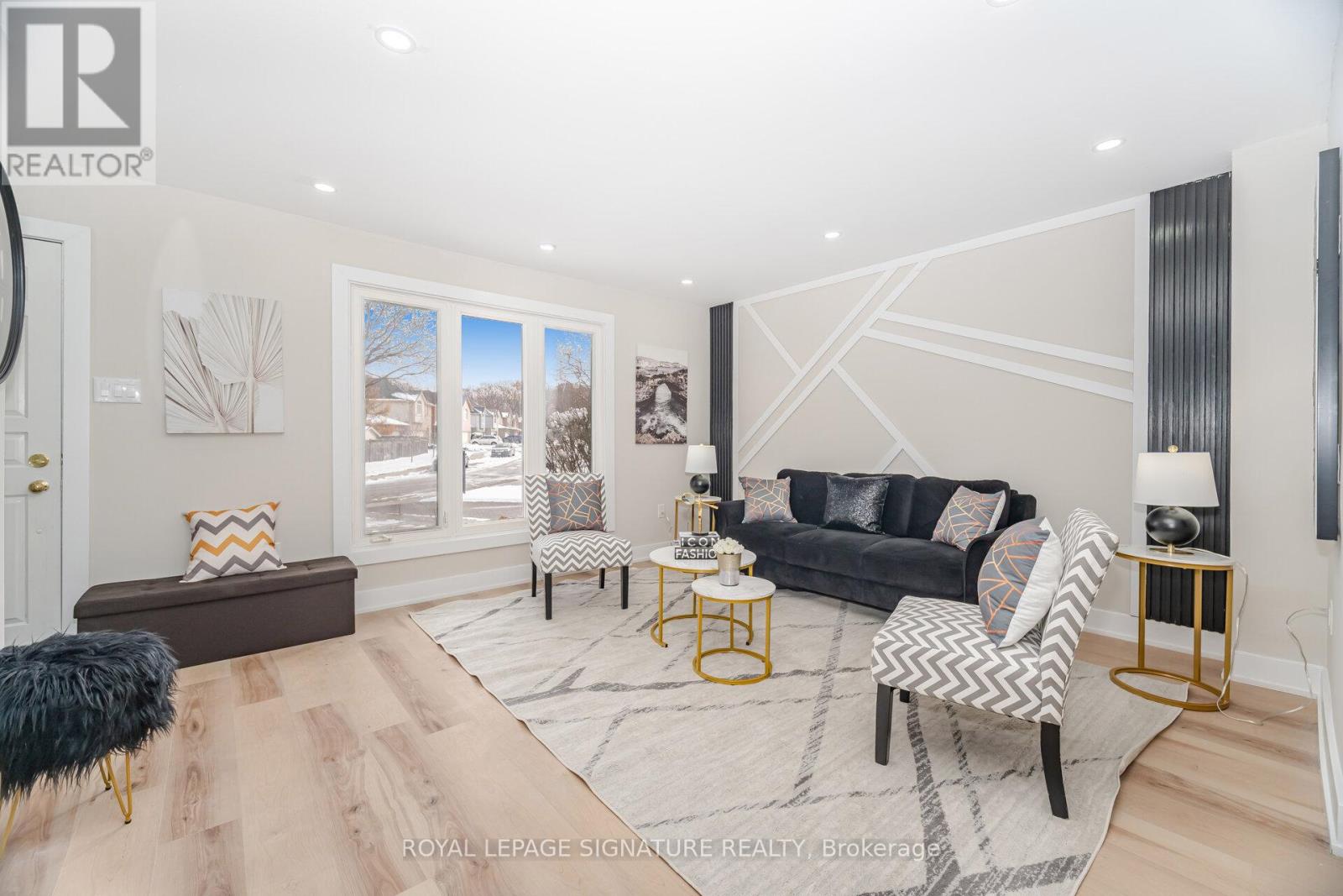 26 Graywood Road, Hamilton, Ontario L9C 6K4 - Photo 3 - X12634924