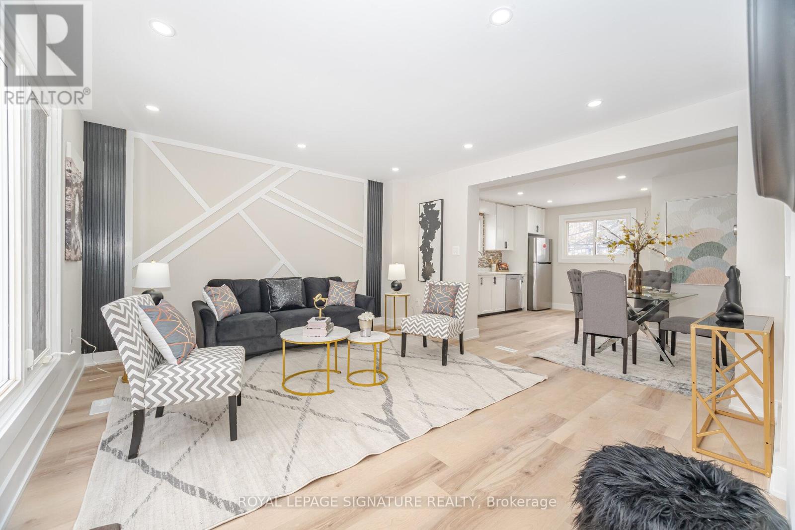 26 Graywood Road, Hamilton, Ontario L9C 6K4 - Photo 4 - X12634924