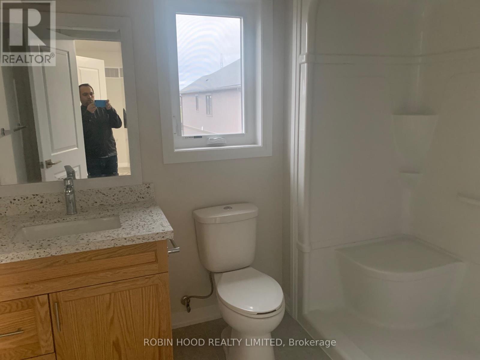 8 Barker Parkway, Thorold, Ontario  L2V 0H4 - Photo 14 - X12634936