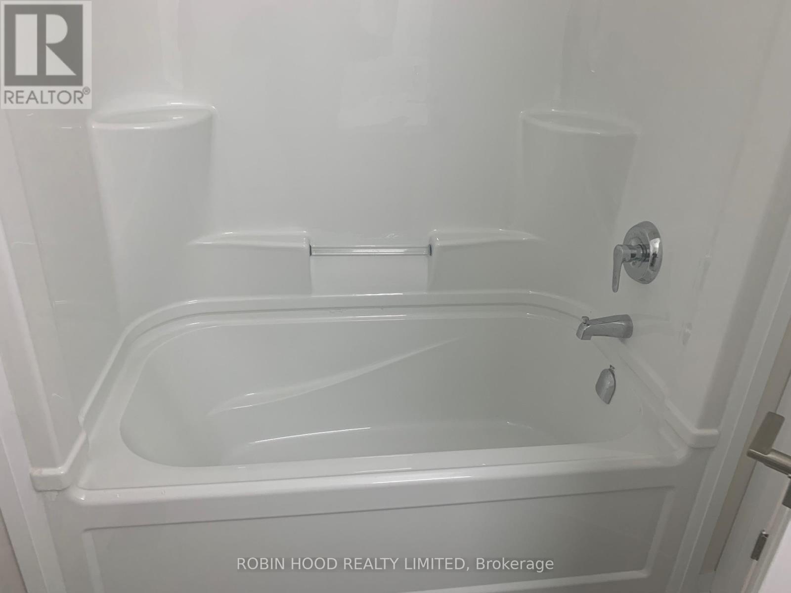 8 Barker Parkway, Thorold, Ontario  L2V 0H4 - Photo 16 - X12634936