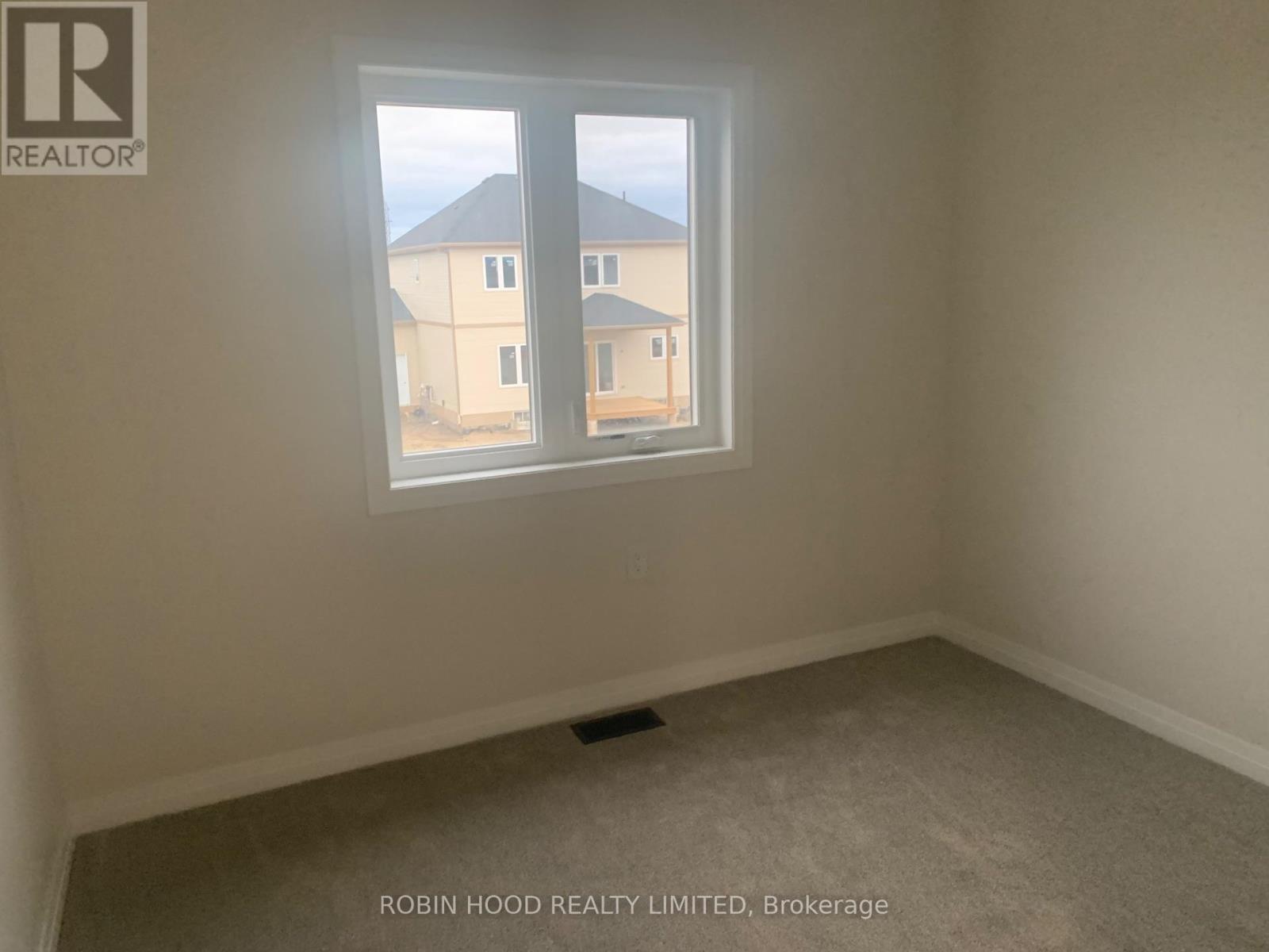 8 Barker Parkway, Thorold, Ontario  L2V 0H4 - Photo 17 - X12634936