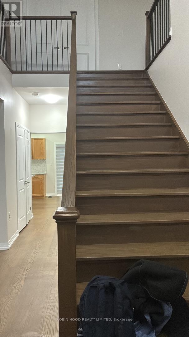 8 Barker Parkway, Thorold, Ontario  L2V 0H4 - Photo 3 - X12634936