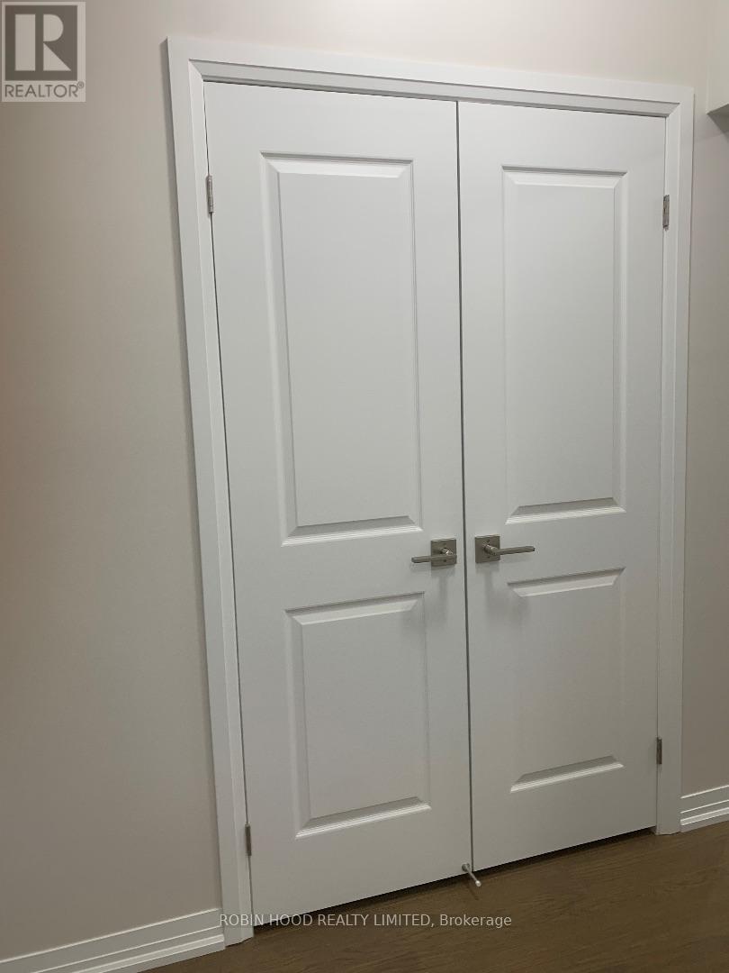 8 Barker Parkway, Thorold, Ontario  L2V 0H4 - Photo 7 - X12634936