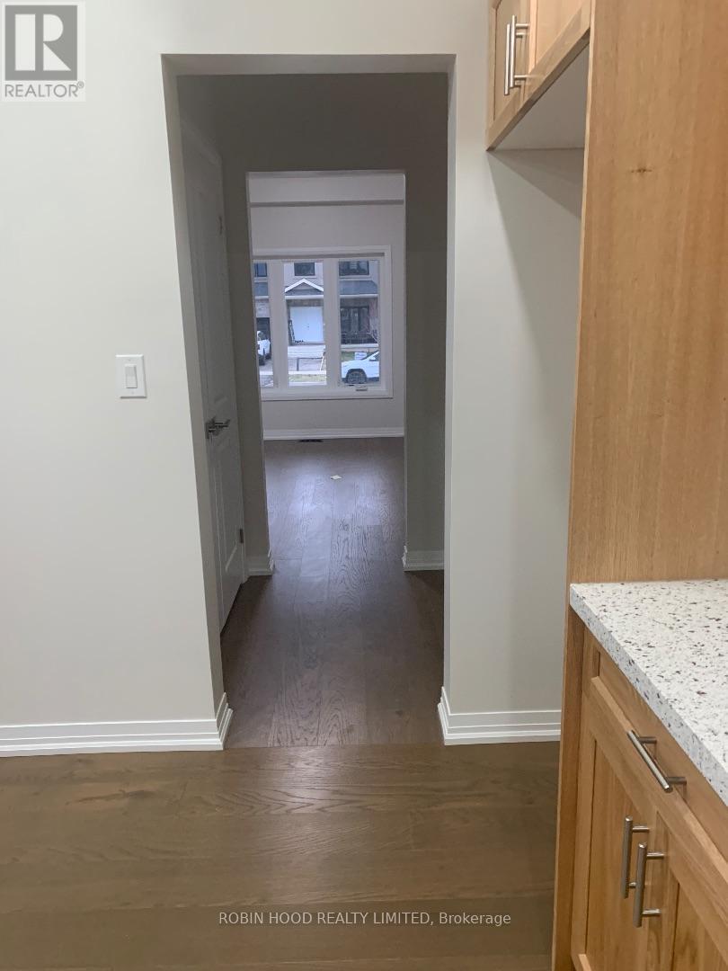 8 Barker Parkway, Thorold, Ontario  L2V 0H4 - Photo 8 - X12634936