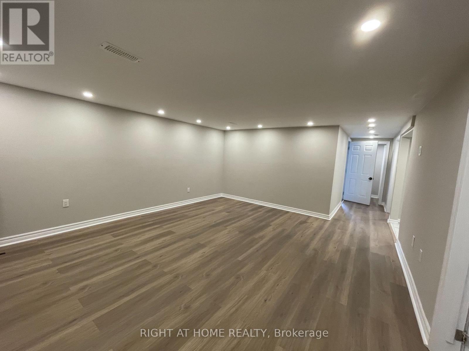 Lower - 8 Regency Street, Hamilton, Ontario  L8T 4V3 - Photo 6 - X12634948