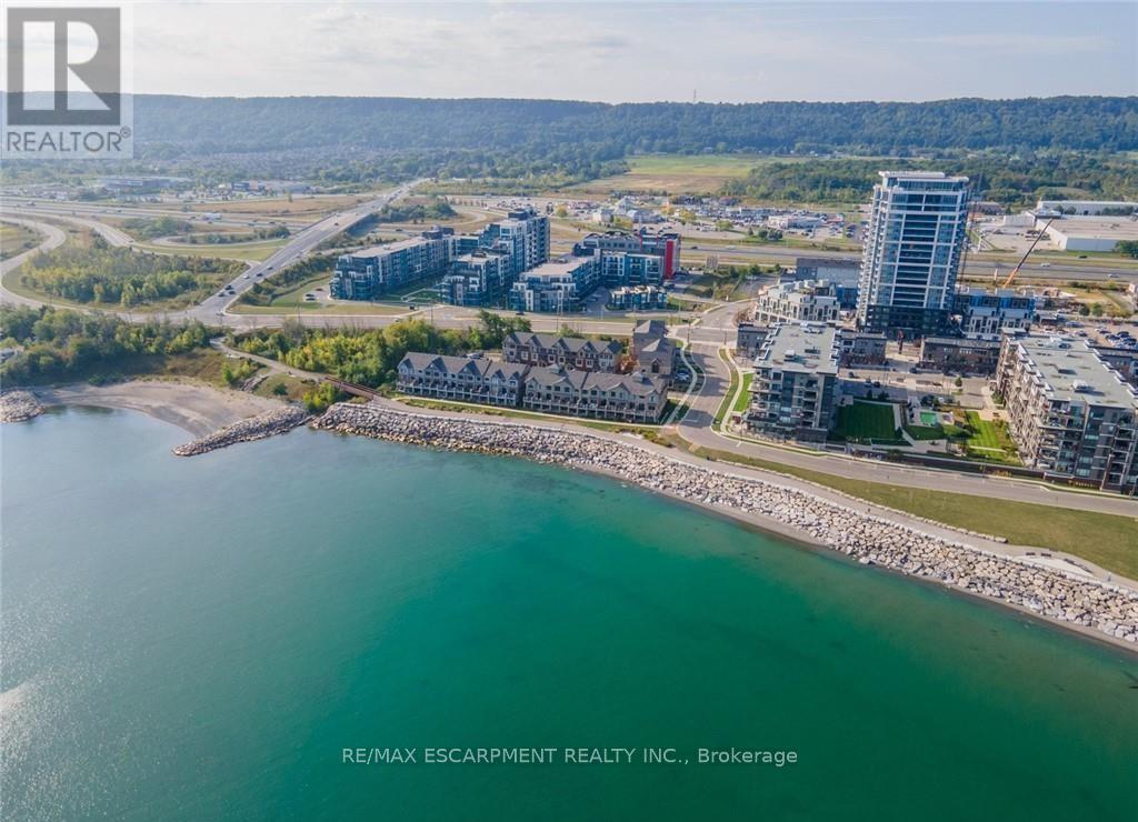 15 Pierre Trudeau Lane, Grimsby, Ontario  L3M 0H4 - Photo 2 - X12634954