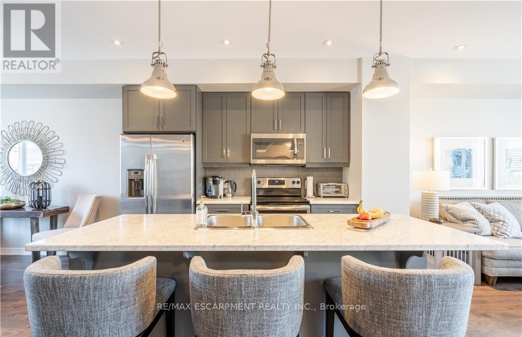 15 Pierre Trudeau Lane, Grimsby, Ontario  L3M 0H4 - Photo 9 - X12634954