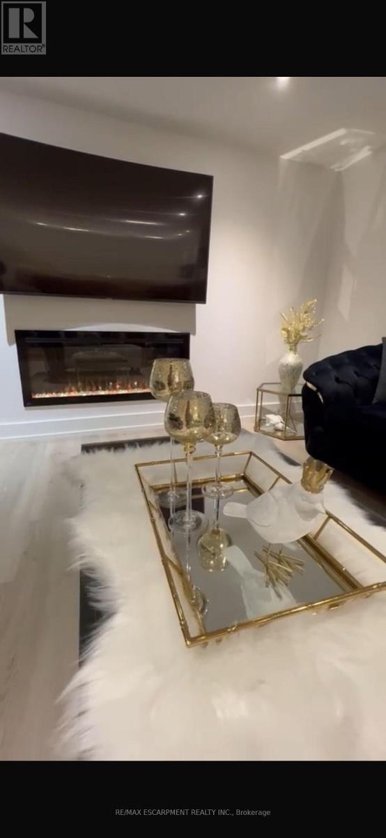 Lower - 664 Hiawatha Boulevard, Hamilton, Ontario  L9G 3A5 - Photo 3 - X12634958