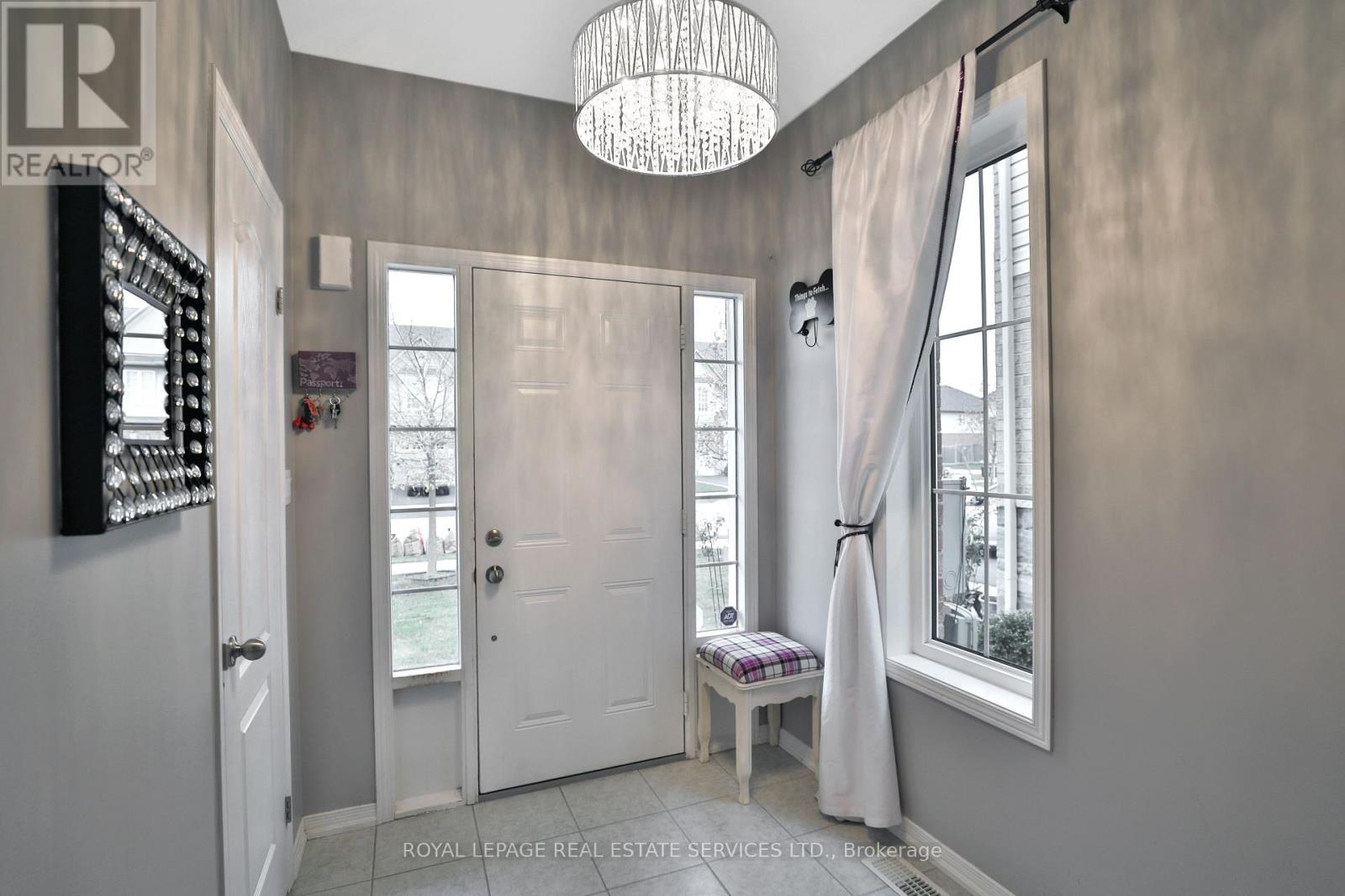 90 Palacebeach Trail, Hamilton, Ontario  L8E 0B8 - Photo 3 - X12634990