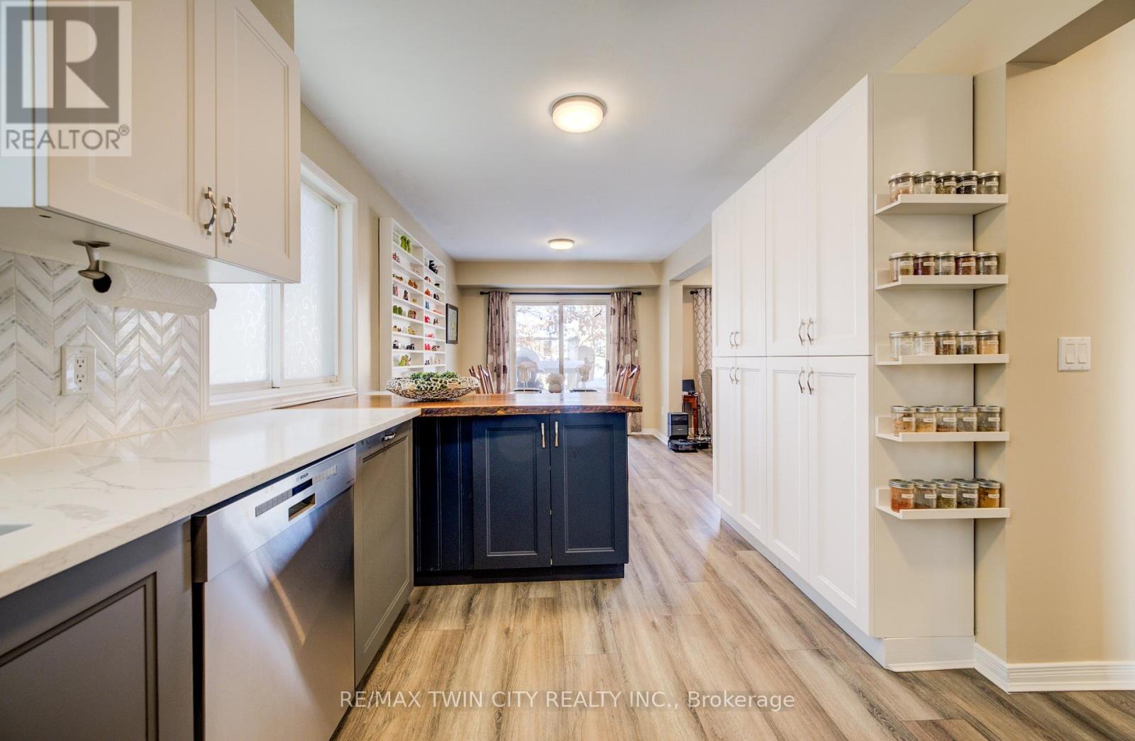 48 Karalee Crescent, Cambridge, Ontario  N3C 4H3 - Photo 17 - X12635058