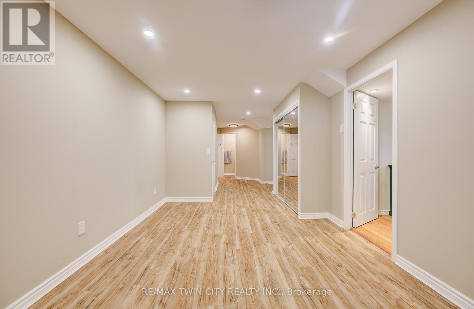 48 Karalee Crescent, Cambridge, Ontario  N3C 4H3 - Photo 33 - X12635058